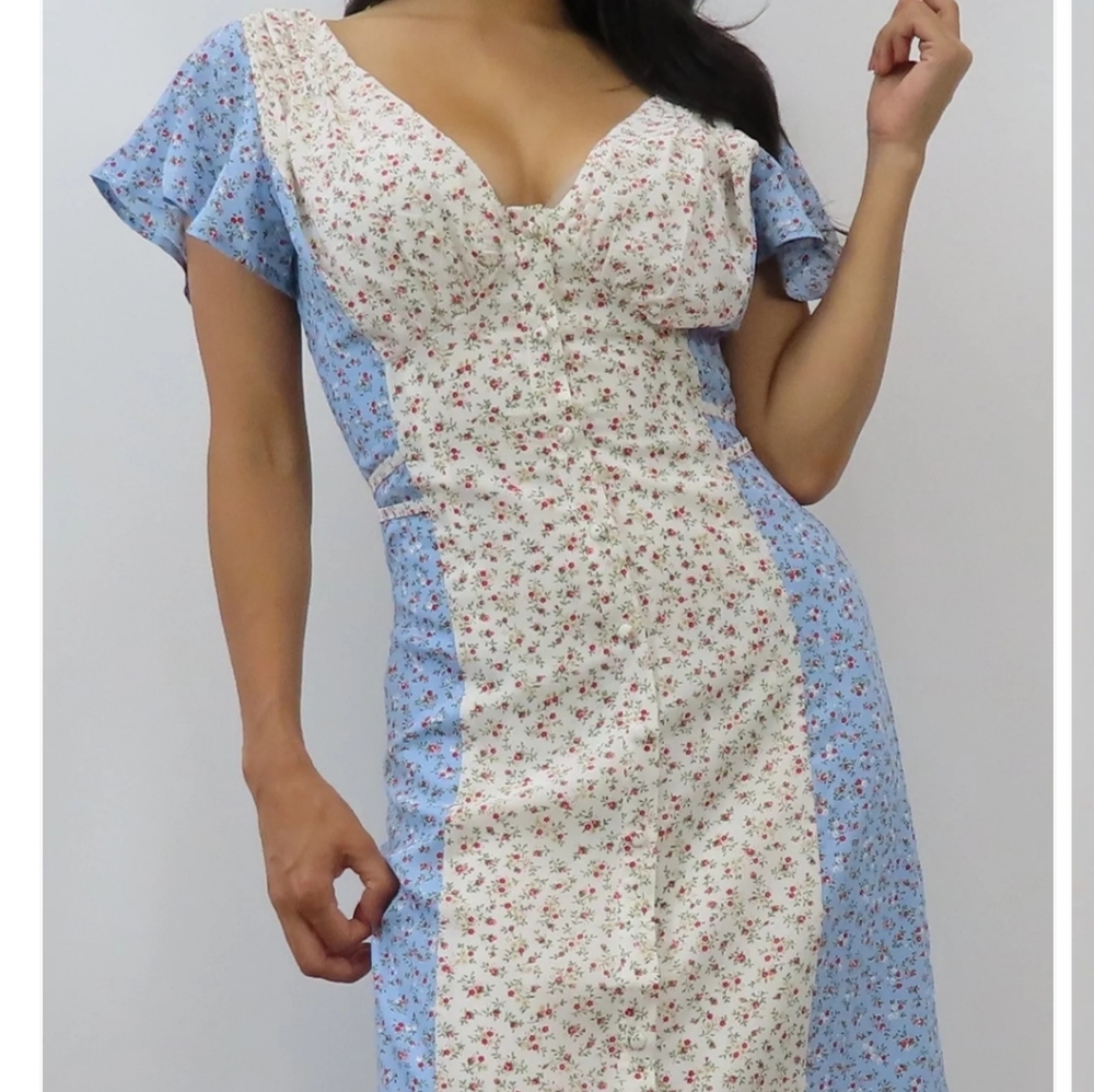 Lulús Midi Ditzy floral prairie Two-Tone Deep V Dress